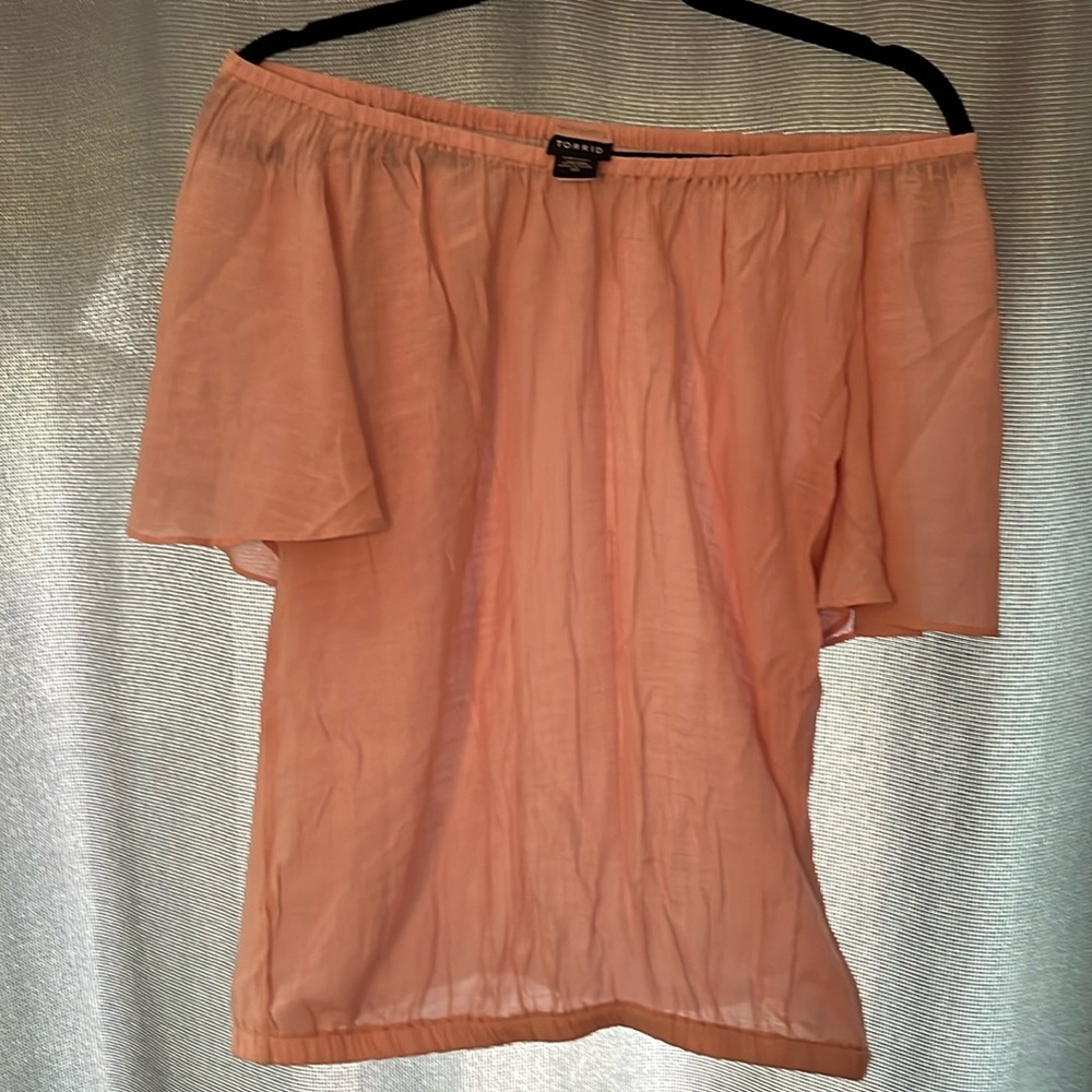 Flowy light pink top